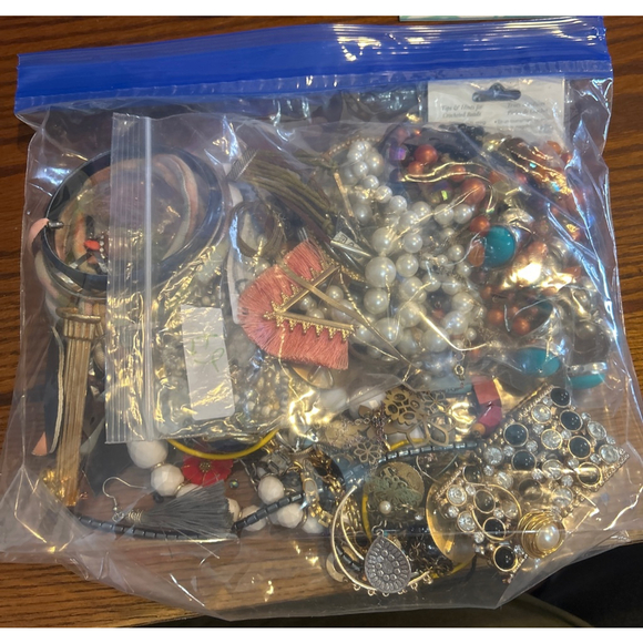 CRAFT only. 2lbs
Women's Unbranded Multi-color Jewelry Assortment craft lot - Picture 2 of 2